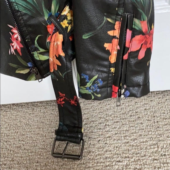 Floral leather jacket - Picture 2 of 5